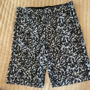 Mike dry fit boys medium shorts